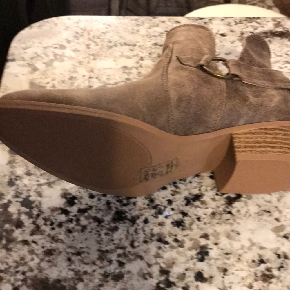 Booties - Picture 4 of 5